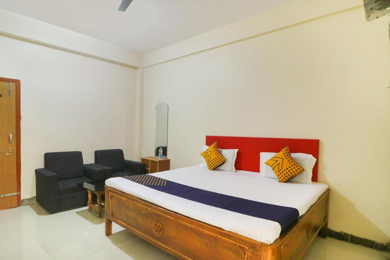 Spot On 68151 Prafulla Palace 호텔 Jatani 외부 사진